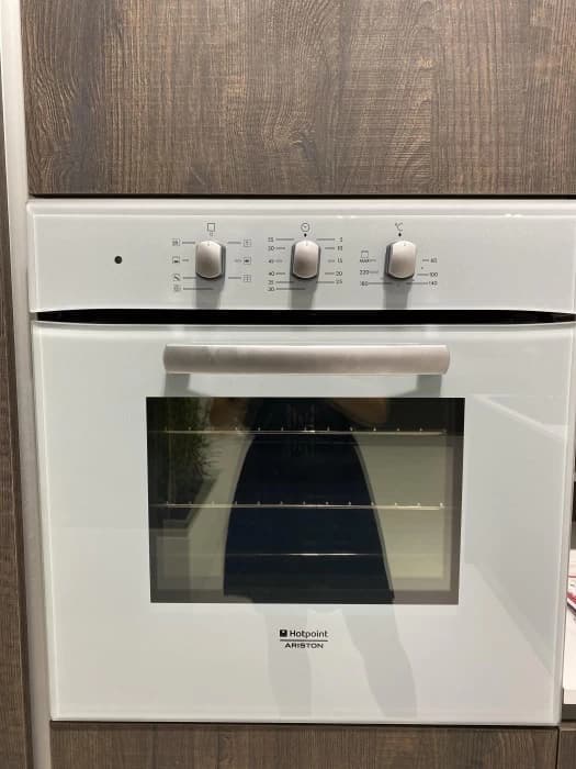 Forno da incasso in cucina